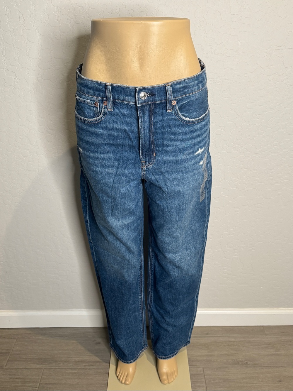 American Eagle super high, waisted, baggy, straight Jeans 10R NWT
